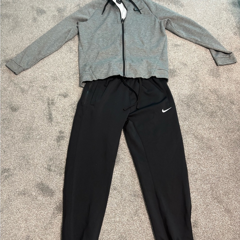 Nike Heather Gray DRI-FIT SET (zip up hoodie and Nike Black Athletic jogger)